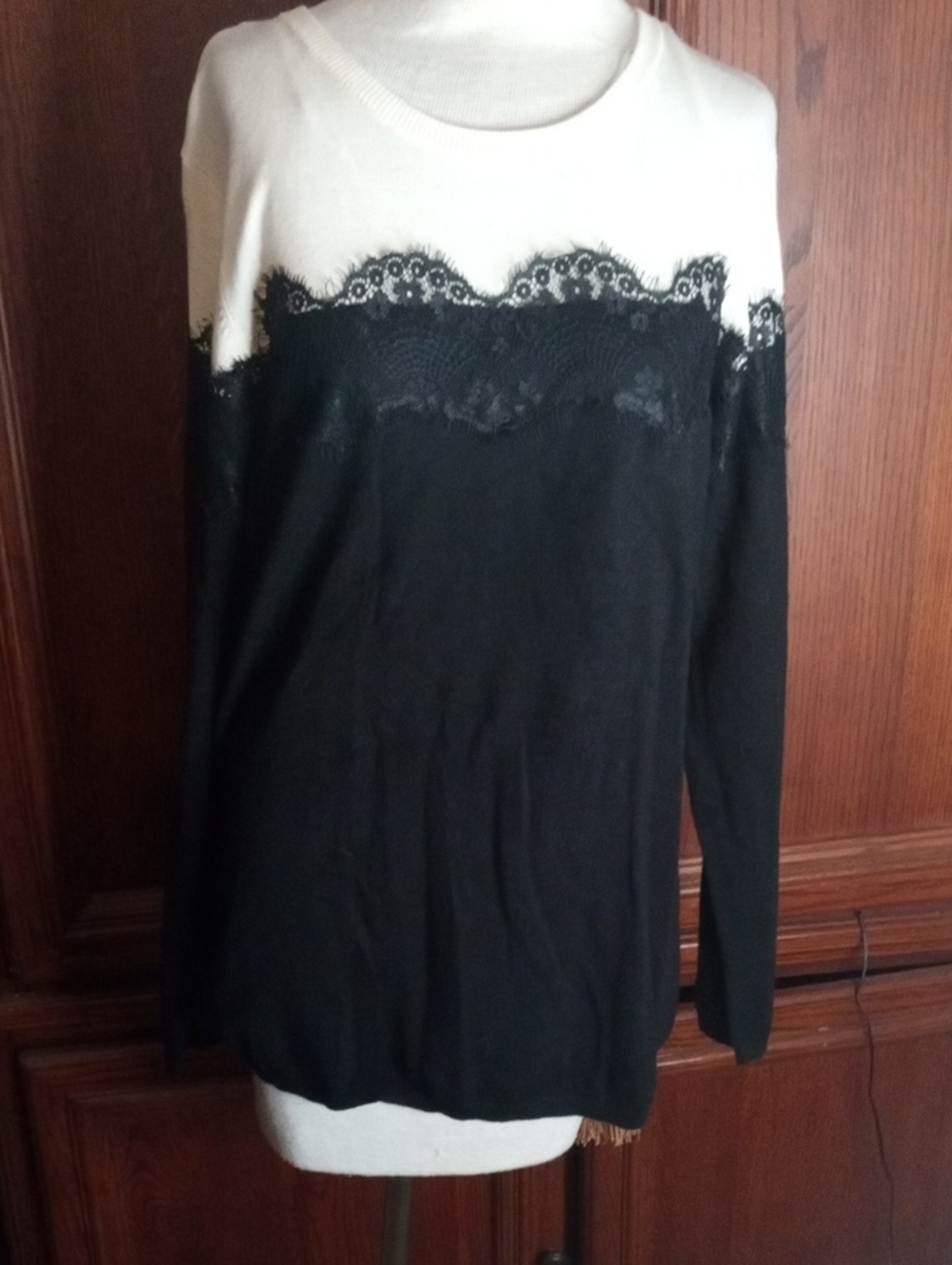 Hannah Black and White Lace-Trim Long Sleeve Tee